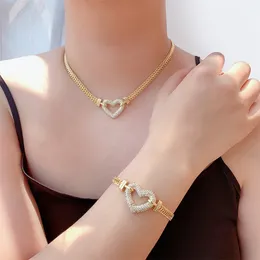 Kore tarzı Golden Love Heart Kolye Kolyeleri Bağlantı Zincirleri Kadınlar İçin Bilezik Kalın Zincir Takım Hip-Hop Takı Setleri Lady Kolye Bilezikleri