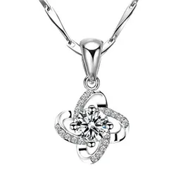 collane di fiori in piena fioritura fiori portafortuna tempestati di diamanti ed erba collana d'amore rotante collana semplice in argento con clavicola