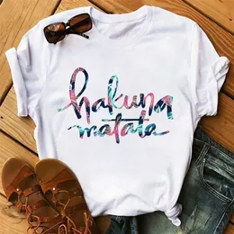 Hakuna Matata Letter Drukuj Kobiety Tshirt Summer HARAJUKU KRÓTKO SKRÓTY Białe T Shirty Cartoon Casual Woman Tops Ubrania 220527