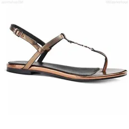 Kvalitetsdesigner höga sandaler tofflor glider flip-flops gyllene bokstäver slät läder sandal kvinnor skor vit svart med låda US11 röd äkta läder