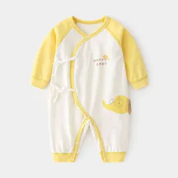 春の新生児の男の子の女の子の服パジャマは、1番目の赤ちゃんの誕生日の幼児のためのロンパーをセットします