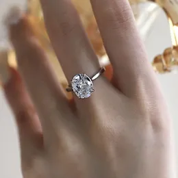 Kvinnor Luxurys Designer Ring Wedding Rings 5A Cubic Zirconia Prong Inställning 925 Sterling Silver Princess Cut Diamond Engragement Engagera Kärlek Ring Vän Presentstorlek 5-9