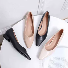 ドレスシューズNieuwe 2022 Lente Vrouwen Schoenen Lage Plein Hakken vrouwelijke Zacht Leer Comffectabele Solid Black Naakt KantoorCarrièrePompen220425