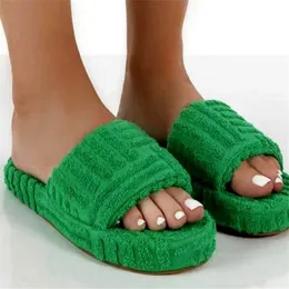 Futrzane zielone kobiety kapcie zimowe gęste damskie mody mody futra futra Wysokiej jakości miękki komfort otwarty palec u nóg klapki