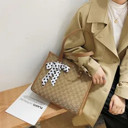 캔버스 가방 여성 2021 새로운 패션 간단한 휴대용 토트 레저 대용량 숄더 겨드랑이 지갑 _95FC