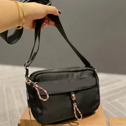 Męskie torba kamery crossbody luksusowa marka marki mody torby na ramię torebki Wysokiej jakości litera torebka torebka telefoniczna portfel metalowy