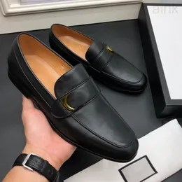 2023 امرأة فاخرة حذاء غير رسمي أحذية أصلية من الرجال أوكسفوردز أوكسفورد ، مشبك معدني Espadrilles للسيدات المسطحات المسطحة المصممين اللباس أحذية