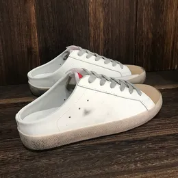 Italien varumärke gyllene sneaker kvinnor sommar tofflor casual skor vinter ullskor designer paljett klassisk vit do-gammal smutsig spuer-stjärna sabot tofflor glider cjve