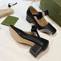 Дизайнерские новые стильные кожаные туфли с квадратной головкой и мелким бантом, элегантные туфли на среднем каблуке и толстом каблуке, четыре сезона, женские туфли
