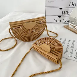 Cross Body Fashion Half Moon Holz Schulter Umhängetaschen für Frauen Bambus gewebt Sommer Strand Stroh Tasche Rattan kleine Telefon Geldbörse Mini Sac