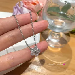 Naszyjniki wiszące kobiety Naszyjnik Flower Elegancka kryształowa biżuteria Białe złoto Łańcuch łącza biżuteria Koreańska Chokerpendant