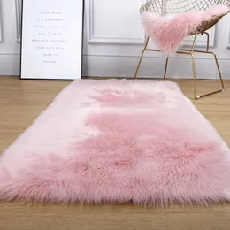 Dywany nordycki modny projekt osobowości pluszowy dywan sypialnia faux maty zmywalne sztuczne tekstylne dywany kwadratowe dywaniki