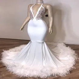 Luxury Bianco Sirena Dress da sera Plus Size Deep V Collo V Piuma Backless Black Girls Prom Dresses 2022 Abiti da compagnia formale Abaya Occasioni formali Abiti Abiti DE SOIRÉE