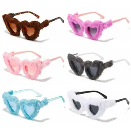 Zonnebrillen Hartvormig voor vrouwen houden van pluche decor punk glazen dames tinten trendy dames accessoriessunglasses