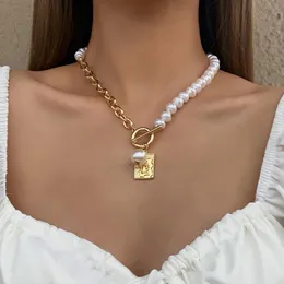 Pendant Necklaces Vintage Bohemia Baroque Pearl Portrait Choker For Women Wholesale Chunky Metal Geometric Lock Chain JewelryPendant