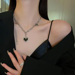 Collane con ciondolo Personalità della moda Pixel Love tempestato di diamanti Collana con nappe a doppio strato Catena clavicola femminile Compleanno GifPendant