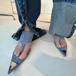 2022 sommer Neue Flip-Flops Metall Dekoration Retro Pantoffel Frauen Pointe Peep Toe Kätzchen Ferse Hausschuhe Frauen Mode Dias