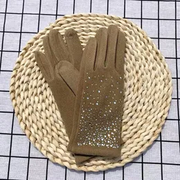 Cinco Dedos Luvas Mulheres Pelúcia Brilhante Rhinestone Decor Inverno Elasticidade Quente Equitação Ao Ar Livre Condução De Cor Sólida Mitenes Dedo Completamente