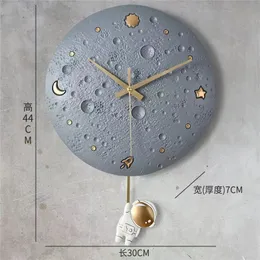 Nordic style light luxury astronaut decorative modern creative personality clock home living room bedroom clock hanging wall 220801