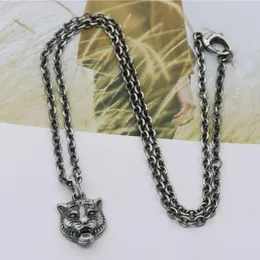 Hänghalsband Tide Brand Thai Silver Retro Old Domineering Tiger Head Cross European och American Fashion Men's Women's Necklace