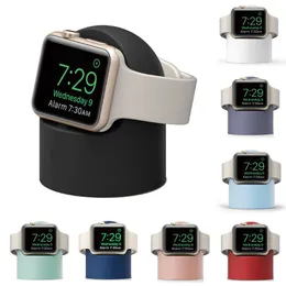 Supporto di ricarica da tavolo per Apple Watch Series 7 6 5 4 3 2 1 Base di ricarica in silicone per supporto per orologio con gestione cavi USB