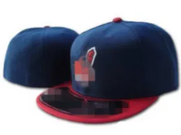 Najnowsze mody piwowarów m litera baseball czapki ulicy gorras kości unisex hiphopowe kobiety zamontowane czapki h9