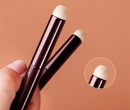 Multifunktionell concealer Portable Round Head Lip Makeup Brush Lipstick Matt Smudge Brush