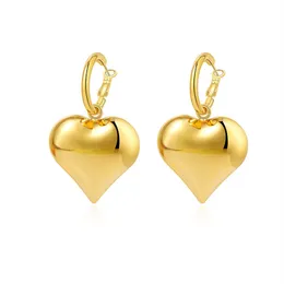 2022 New Three-Dimensional Love Stud Earrings Niche Design Peach Heart Exaggerated High Fashion All-Match Jewelry Gift Accessories