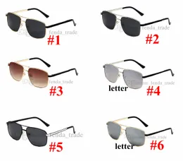 تصميم العلامة التجارية الكلاسيكية UV400 نظارة شمسية الرجال النساء يقودون إطار مربع الأزياء نظارات شمس الذكور Gafas de Sol 6 Colors 10pcs