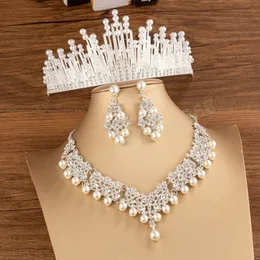 Crystal Pearl Bridal Wedding Hair Accessories Cubic Zircon Crown Tiaras Earring Choker Halsband Set African Beads Smyckesuppsättning