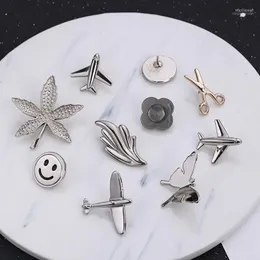 Pimler Broşlar Moda Alaşım Çok Seçenek Çok Seçili Yaku Pin Broş Kadınlar İçin Erkekler Kore Takım Gömlek Yaka Tokalı İğne Metal ve MARC22