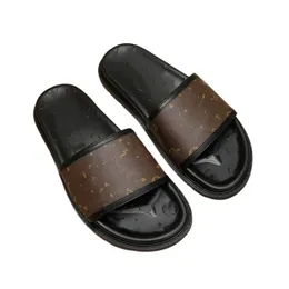 Scarpe da spiaggia da uomo Moda Scarpe di marca superiore di alta qualità Accessori Pantofole n. 38-46 spedizione gratuita