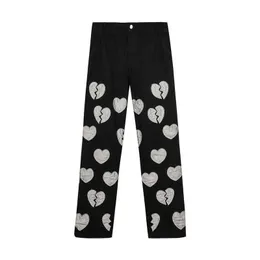 2021 Dark Streetwear Heart Patch Ricamo Cotone Uomo Jeans dritti Pantaloni Hip Hop Pantaloni in denim nero Elegante Vetement Homme T220803