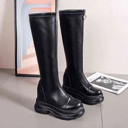 Stivali Stivali di lusso da donna di marca 2020 Stivali alti al ginocchio da donna caldi Femme Stivali casual con zip sexy in pelle nera Donna Botas Mujer G220813