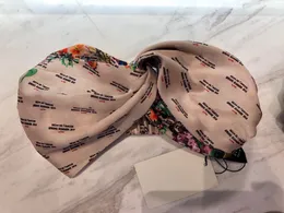 Tasarımcı İpek Çapraz Kırmızı pembe Çiçekler Kadınlar Headbands Mektup Baskı Kızlar Saç bantları Eşarp Saç Aksesuarları Hediyeler Headwraps