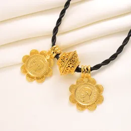 Conjuntos de colar para mulheres Dubai African Gold Jewelry Conjunto de brincos de noiva anéis