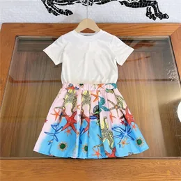 Flickor Boutique Outfits Barn sommar Bomull Barn Kortärmad Top T-shirt   Skirt 2-Piece Set Baby Girl Designer Kläder 220425