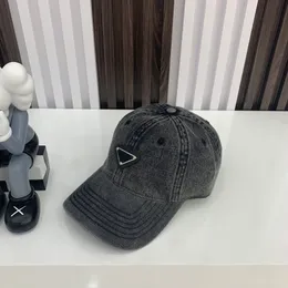 럭셔리 디자이너 Casquette 여자 클래식 중세 스타일 야구 모자 남자 패션 모자 최고 품질의 레저 및 다목적 장착 모자 유니esex 모일드 컬러 모자