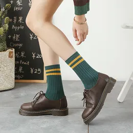 Calzini Calzetteria Autunno Donna Donna Versione coreana delle due barre Tubo di cotone a righe giapponese Pile Ins Tide College StyleSocks