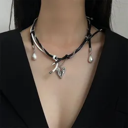 Nicho Design de colar de enrolamento de nicho Colar feminino Único Ins hip hop Dance Punk Clain Chain Fashion Jewelry Gift Jewelry