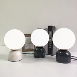 Nordic Bedroom Glass Ball Table Lampa Lyx Marble Bedside Inredning Små ljus Modernt vardagsrum Studie Reading Desk Lighting