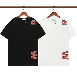 Tshirt Play 디자이너 T 셔츠 Haikyuu mon 디자이너 Mens 티셔츠 여자 그래픽 티 자수 배지 폴로 남자 티셔츠 여름 브랜드면 셔츠 42ye 4 74GQ