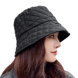 Sparsil Mulheres Outono Inverno Balde dobrável Chapéus Sólidos Lattice Silk Wadding Caps Manter Quente Prevenir Frio Basin Fisherman Hat 220318