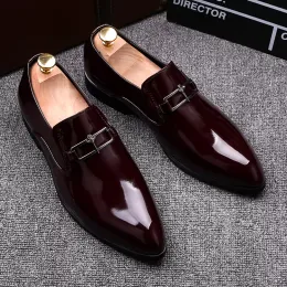 Luksusowy metalowy styl męski buty balowe ślubne palec palców płaski mokasyna obuwie