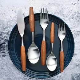Servis uppsättningar rostfritt stål bestick trähandtag middag gaffel dessert sked kniv kaffe tesked fruktgafflar kök bordsartiklar tillbehör