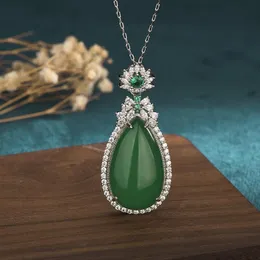 Hänghalsband naturliga fulla av grönt kalkedonvatten droppe Jade S925 Silverhalsband Kvinnans juvelrypendant halsbindare