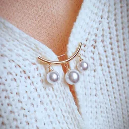 Pins Brooches AWAYTR Anti-Glare Brooch Neckline Simple Pearl Small Pin Elegant Fixed Clothes Accessories Female Coat Cardigan Seau22