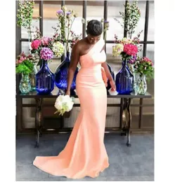 2023 Peach Sexig sjöjungfru brudtärna klänningar för afrikansk svart tjej en axel lång satin bröllopsfest klänning kvinnor formell prom go266c