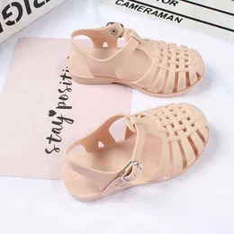 Летние детские сандалии маленькие девочки для малышей мягкие не скользящие обувь для принцессы детские конфеты желе пляжные ботинки мальчики повседневные римские тапочки G220523
