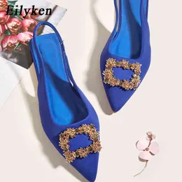 NXY Sandallar Yeni Kadınlar Metal Dekorasyon Slingback Sandalı Toe Mule Ayakkabıları Bayanlar Zarif Pompalar Elbise Partisi Düz Topuk